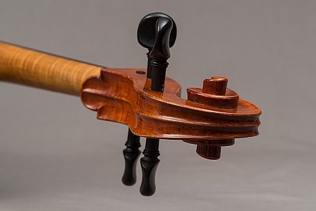 Violoncello von Noëlle Baechler Port